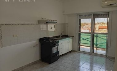 Alquiler de departamento de 2 ambientes con balcón en Wilde