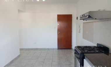 Alquiler de departamento de 2 ambientes con balcón en Wilde