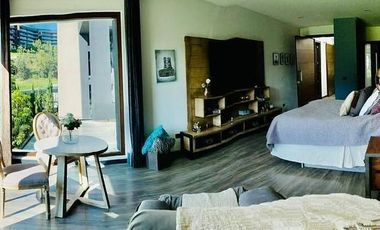 Venta  moderna casa amueblada Bosque Real 4 recamaras  sobre campo de golf