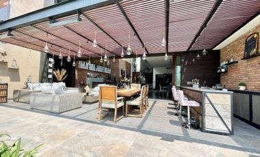 Venta  moderna casa amueblada Bosque Real 4 recamaras  sobre campo de golf