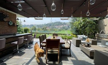 Venta  moderna casa amueblada Bosque Real 4 recamaras  sobre campo de golf