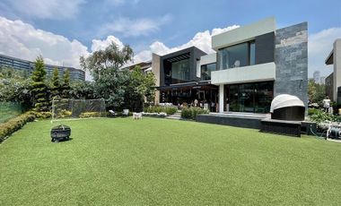 Venta  moderna casa amueblada Bosque Real 4 recamaras  sobre campo de golf