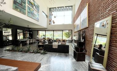 Venta  moderna casa amueblada Bosque Real 4 recamaras  sobre campo de golf