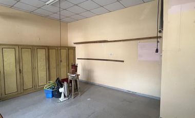 Local al frente - Olivos