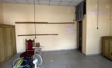 Local al frente - Olivos