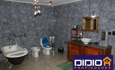 Casa quinta venta Guernica- 2 casas  y galpon-SALIDA A 2 CALLES