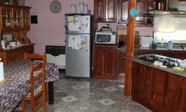 Casa quinta venta Guernica- 2 casas  y galpon-SALIDA A 2 CALLES