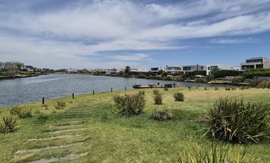 Casa 3 Dormitorios - Los Castaños Nordelta