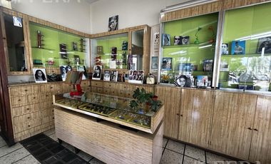 Venta Local de 84mts en Wilde