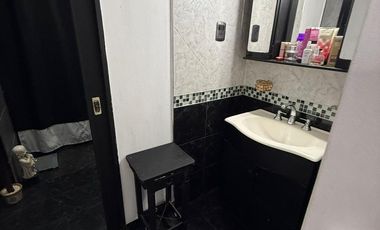 Casa en Venta en Burzaco – 2 Plantas con Piscina, Local y Potencial de 2 Departamentos