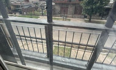 Casa en Venta en Burzaco – 2 Plantas con Piscina, Local y Potencial de 2 Departamentos
