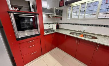 Casa en Venta en Burzaco – 2 Plantas con Piscina, Local y Potencial de 2 Departamentos