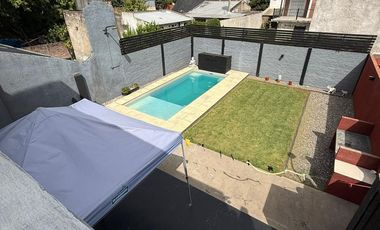 Casa en Venta en Burzaco – 2 Plantas con Piscina, Local y Potencial de 2 Departamentos