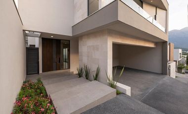 CASA EN VENTA CARRETERA NACIONAL CASTAÑOS DEL VERGEL MONTERREY NUEVO LEÓN