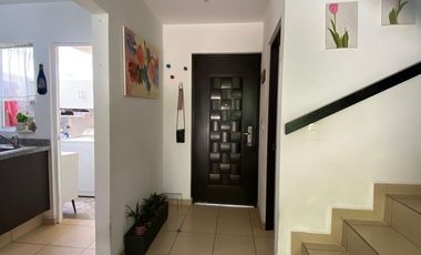 CASA EN RENTA – AMUEBLADA Y LISTA PARA HABITAR