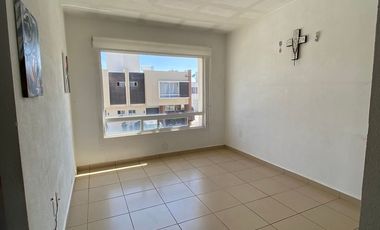 CASA EN RENTA – AMUEBLADA Y LISTA PARA HABITAR