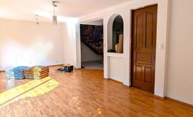 CASA EN FRACCIONAMIENTO EXCLUSIVO EN RANCHO VISTA HERMOSA, COYOACÁN