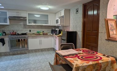 CASA EN FRACCIONAMIENTO EXCLUSIVO EN RANCHO VISTA HERMOSA, COYOACÁN