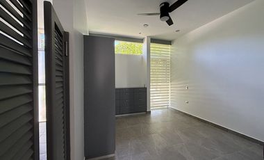 CASA EN RENTA DE UN NIVEL, Privada Parque Central al Norte de Mérida Yucatán