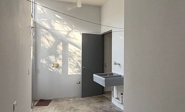 CASA EN RENTA DE UN NIVEL, Privada Parque Central al Norte de Mérida Yucatán