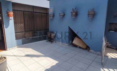 DÚPLEX TIPO CASA EN VENTA – SURCO | Urb. Sagitario