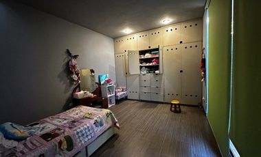 Residencia de Lujo en Mérida zona Norte | Doble Altura, Jardín Amplio y Alberca