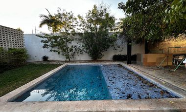 Residencia de Lujo en Mérida zona Norte | Doble Altura, Jardín Amplio y Alberca