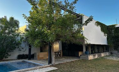 Residencia de Lujo en Mérida zona Norte | Doble Altura, Jardín Amplio y Alberca