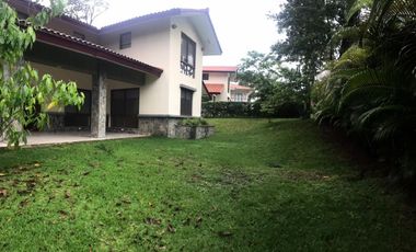 ALQUILER DE CASA EN CLAYTON - PH LOS SENDEROS DE CAMINO DE CRUCES