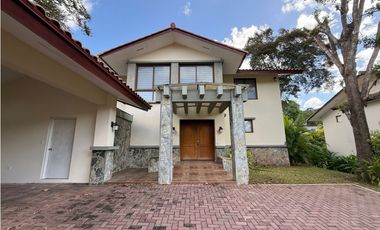 ALQUILER DE CASA EN CLAYTON - PH LOS SENDEROS DE CAMINO DE CRUCES