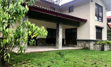 ALQUILER DE CASA EN CLAYTON - PH LOS SENDEROS DE CAMINO DE CRUCES