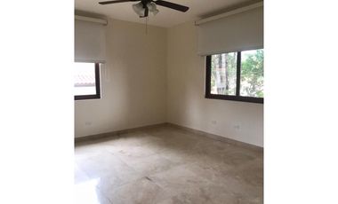 ALQUILER DE CASA EN CLAYTON - PH LOS SENDEROS DE CAMINO DE CRUCES