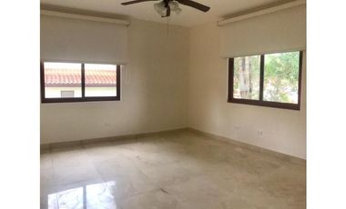 ALQUILER DE CASA EN CLAYTON - PH LOS SENDEROS DE CAMINO DE CRUCES