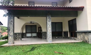 ALQUILER DE CASA EN CLAYTON - PH LOS SENDEROS DE CAMINO DE CRUCES