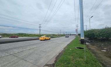 VENTA LOCAL COMERCIAL PANAMA ESTE 140M2 PLAZA CANAIMA MLD