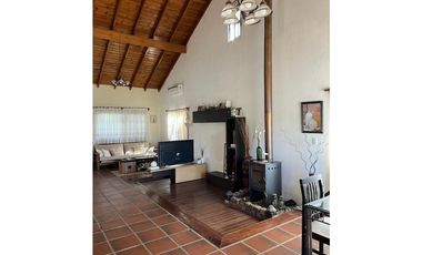 CASA QUINTA EN  BENAVIDEZ  EN ZONA RESIDENCIAL