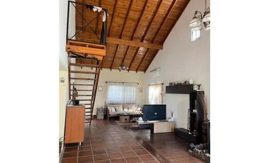 CASA QUINTA EN  BENAVIDEZ  EN ZONA RESIDENCIAL