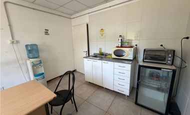 Galpon en alquiler con excelente exposicion