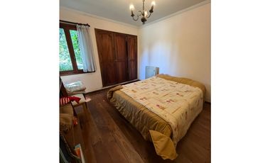 VENTA - Casa 5 amb, patio, cochera + piscina - Zona Pinos de Anchorena