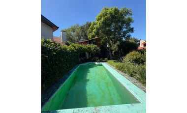 VENTA - Casa 5 amb, patio, cochera + piscina - Zona Pinos de Anchorena