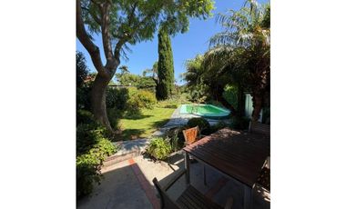 VENTA - Casa 5 amb, patio, cochera + piscina - Zona Pinos de Anchorena