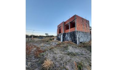 VENTA-LOTE MAS CASA EN CONSTRUCCIÓN-SINSACATE