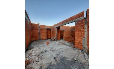 VENTA-LOTE MAS CASA EN CONSTRUCCIÓN-SINSACATE