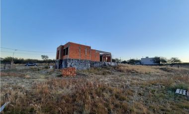 VENTA-LOTE MAS CASA EN CONSTRUCCIÓN-SINSACATE