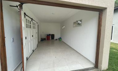 Casa a Estrenar en Pinamar Norte  4 Ambientes, Suite con Terraza