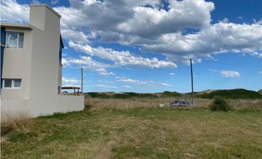 Lote frente al mar en La Caleta