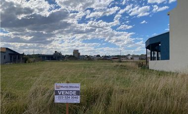 Lote frente al mar en La Caleta