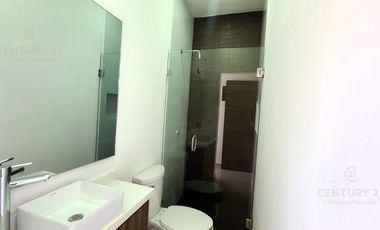 Casa nueva de 5 rec en venta en Granada Encuentro Playa del Carmen P4533