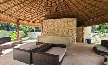 Casa nueva de 5 rec en venta en Granada Encuentro Playa del Carmen P4533