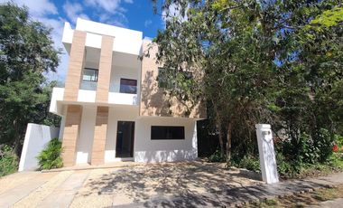 Casa nueva de 5 rec en venta en Granada Encuentro Playa del Carmen P4533